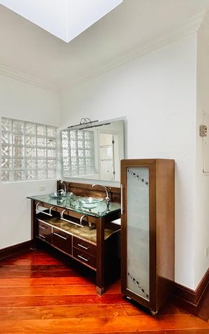 Casa de condomínio para alugar com 400m², 5 quartos e 5 vagasBanheiro suíte 4