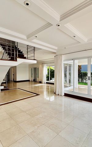 Casa de condomínio para alugar com 400m², 5 quartos e 5 vagasSala 