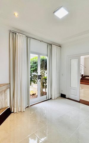 Casa de condomínio para alugar com 400m², 5 quartos e 5 vagasSala 2