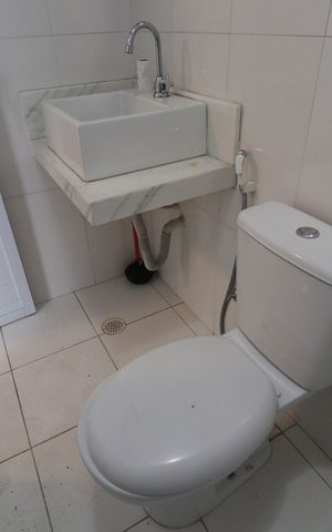 Casa para alugar com 94m², 2 quartos e 2 vagasBanheiro externo