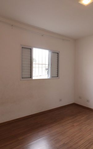 Casa para alugar com 94m², 2 quartos e 2 vagasQuarto 1