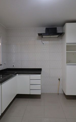 Casa para alugar com 94m², 2 quartos e 2 vagasCozinha