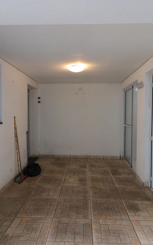 Casa para alugar com 94m², 2 quartos e 2 vagasQuintal