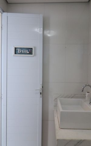 Casa para alugar com 94m², 2 quartos e 2 vagasBanheiro externo