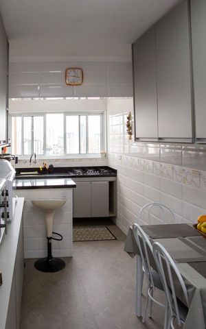 Apartamento à venda com 134m², 4 quartos e 2 vagasCozinha
