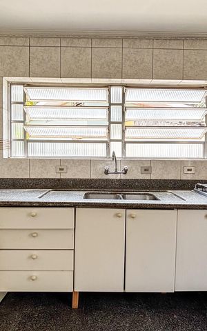 Casa para alugar com 300m², 3 quartos e 4 vagas