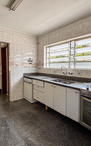 Casa para alugar com 300m², 3 quartos e 4 vagas