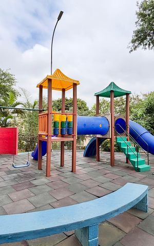 Apartamento à venda com 48m², 2 quartos e 1 vaga Apartamento à venda com 48m², 2 quartos e 1 vagaÁrea comum - Playground