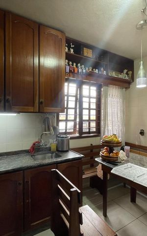 Casa à venda com 602m², 4 quartos e 2 vagas