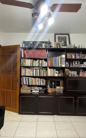 Casa à venda com 602m², 4 quartos e 2 vagas
