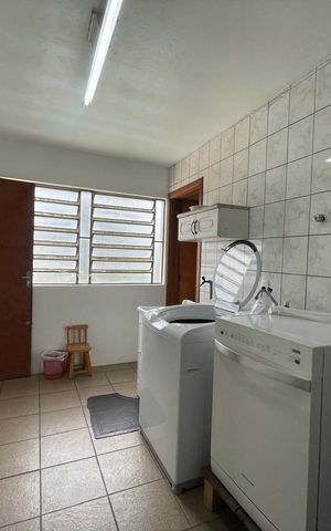 Casa à venda com 602m², 4 quartos e 2 vagas