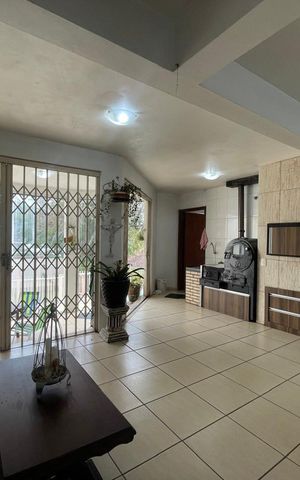 Casa à venda com 602m², 4 quartos e 2 vagas