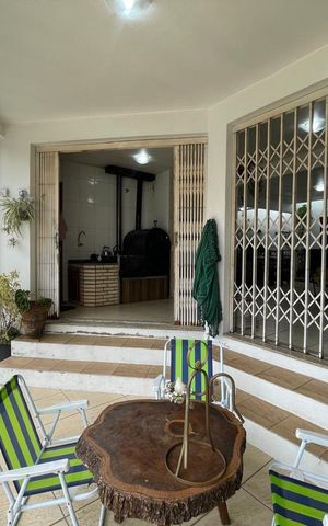 Casa à venda com 602m², 4 quartos e 2 vagas