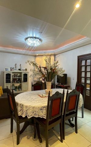 Casa à venda com 602m², 4 quartos e 2 vagas
