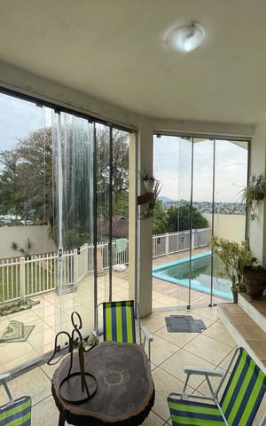 Casa à venda com 602m², 4 quartos e 2 vagas