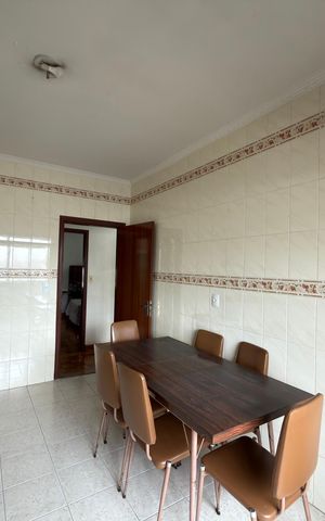 Apartamento à venda com 90m², 3 quartos e 2 vagas Apartamento à venda com 90m², 3 quartos e 2 vagasCozinha