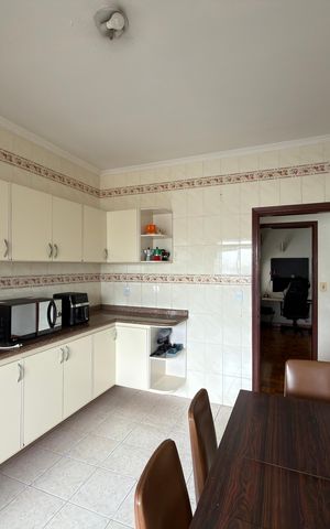 Apartamento à venda com 90m², 3 quartos e 2 vagas Apartamento à venda com 90m², 3 quartos e 2 vagasCozinha