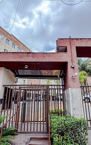Apartamento para alugar com 56m², 2 quartos e 1 vagaFachada e portaria