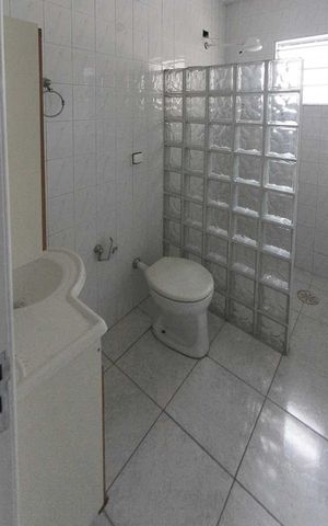 Casa para alugar com 100m², 1 quarto e 1 vaga Casa para alugar com 100m², 1 quarto e 1 vagaBanheiro
