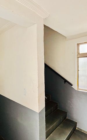 Apartamento para alugar com 43m², 2 quartos e 1 vagaEscada