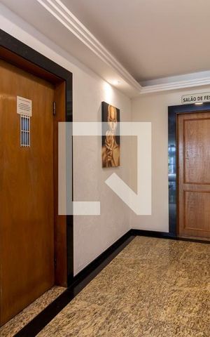 Apartamento à venda com 200m², 3 quartos e 2 vagas Apartamento à venda com 200m², 3 quartos e 2 vagasHall Social
