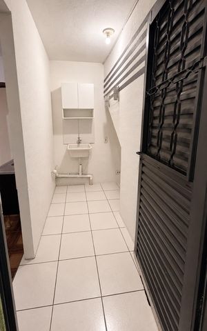 Casa para alugar com 30m², 1 quarto e sem vaga Casa para alugar com 30m², 1 quarto e sem vagaÁrea de serviço