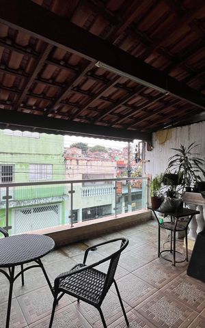 Casa à venda com 180m², 3 quartos e 1 vaga Casa à venda com 180m², 3 quartos e 1 vagaSacada
