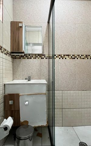 Casa à venda com 180m², 3 quartos e 1 vaga Casa à venda com 180m², 3 quartos e 1 vagaBanheiro 2
