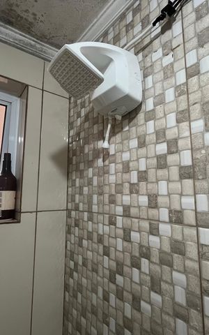 Casa à venda com 180m², 3 quartos e 1 vaga Casa à venda com 180m², 3 quartos e 1 vagaBanheiro 1
