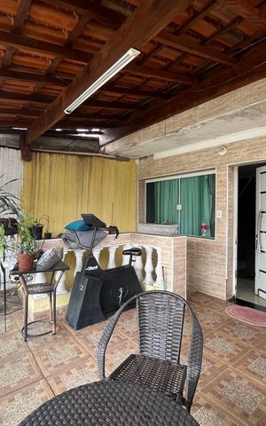 Casa à venda com 180m², 3 quartos e 1 vaga Casa à venda com 180m², 3 quartos e 1 vagaSacada