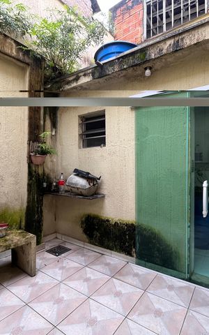 Casa à venda com 180m², 3 quartos e 1 vaga Casa à venda com 180m², 3 quartos e 1 vagaQuintal