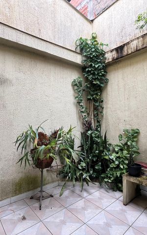 Casa à venda com 180m², 3 quartos e 1 vaga Casa à venda com 180m², 3 quartos e 1 vagaQuintal