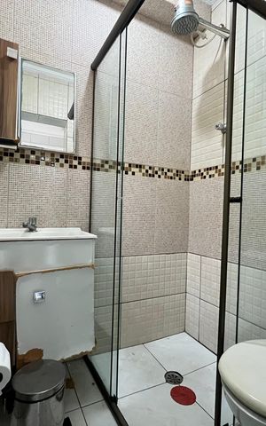 Casa à venda com 180m², 3 quartos e 1 vaga Casa à venda com 180m², 3 quartos e 1 vagaBanheiro 2