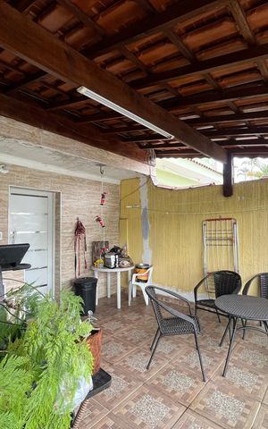 Casa à venda com 180m², 3 quartos e 1 vaga Casa à venda com 180m², 3 quartos e 1 vagaSacada