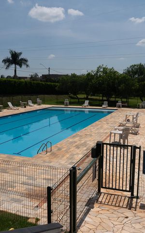 Casa de condomínio à venda com 220m², 4 quartos e 4 vagas