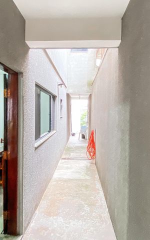 Casa à venda com 168m², 4 quartos e 3 vagasCorredor 
