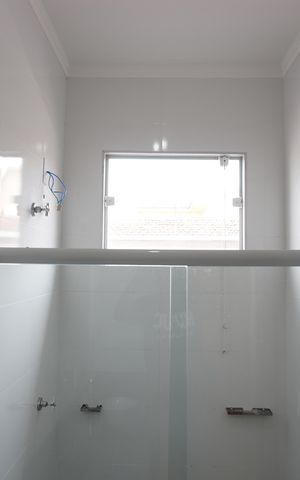 Casa para alugar com 110m², 2 quartos e 2 vagasQuarto 2 Suíte (Banheiro)
