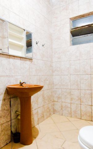 Casa à venda com 725m², 5 quartos e 2 vagasBanheiro 