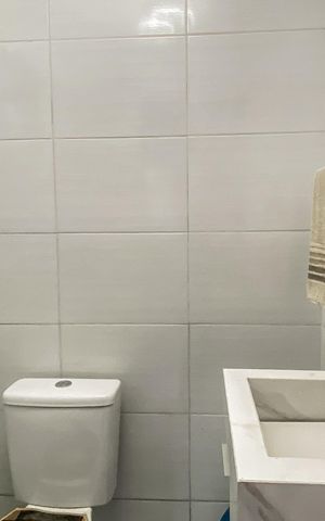 Casa à venda com 73m², 2 quartos e 1 vaga Casa à venda com 73m², 2 quartos e 1 vagaBanheiro de serviço