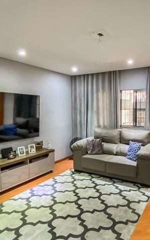 Casa à venda com 73m², 2 quartos e 1 vaga Casa à venda com 73m², 2 quartos e 1 vagaSala