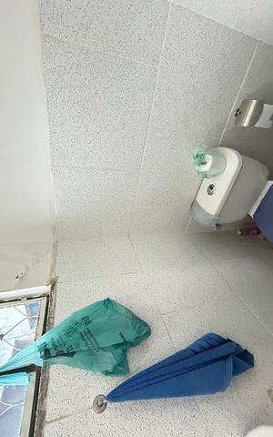 Casa à venda com 216m², 2 quartos e 2 vagasLavabo