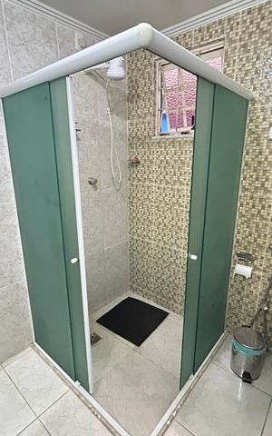 Casa à venda com 216m², 2 quartos e 2 vagasBanheiro Social