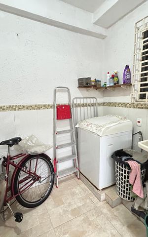 Casa à venda com 216m², 2 quartos e 2 vagasÁrea de Serviço