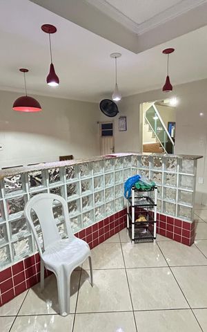 Casa à venda com 216m², 2 quartos e 2 vagasCozinha