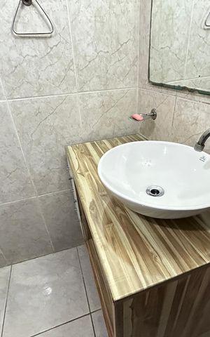 Casa à venda com 216m², 2 quartos e 2 vagasBanheiro Social