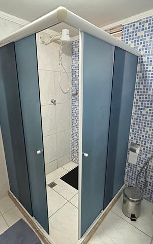 Casa à venda com 216m², 2 quartos e 2 vagasBanheiro da Suíte