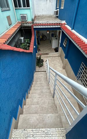 Casa à venda com 216m², 2 quartos e 2 vagasÁrea externa