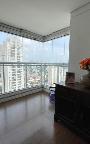 Apartamento à venda com 65m², 2 quartos e 1 vaga Apartamento à venda com 65m², 2 quartos e 1 vagaVaranda