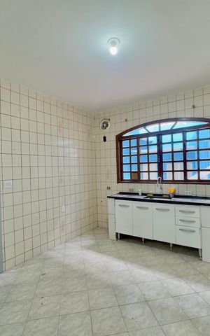 Casa para alugar com 200m², 3 quartos e 2 vagas