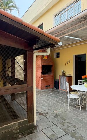 Casa para alugar com 1000m², 4 quartos e 8 vagas